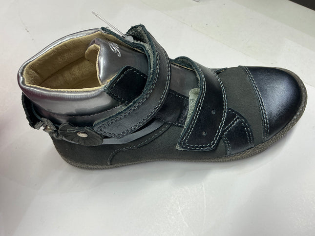 Bit Perl girls shoes
