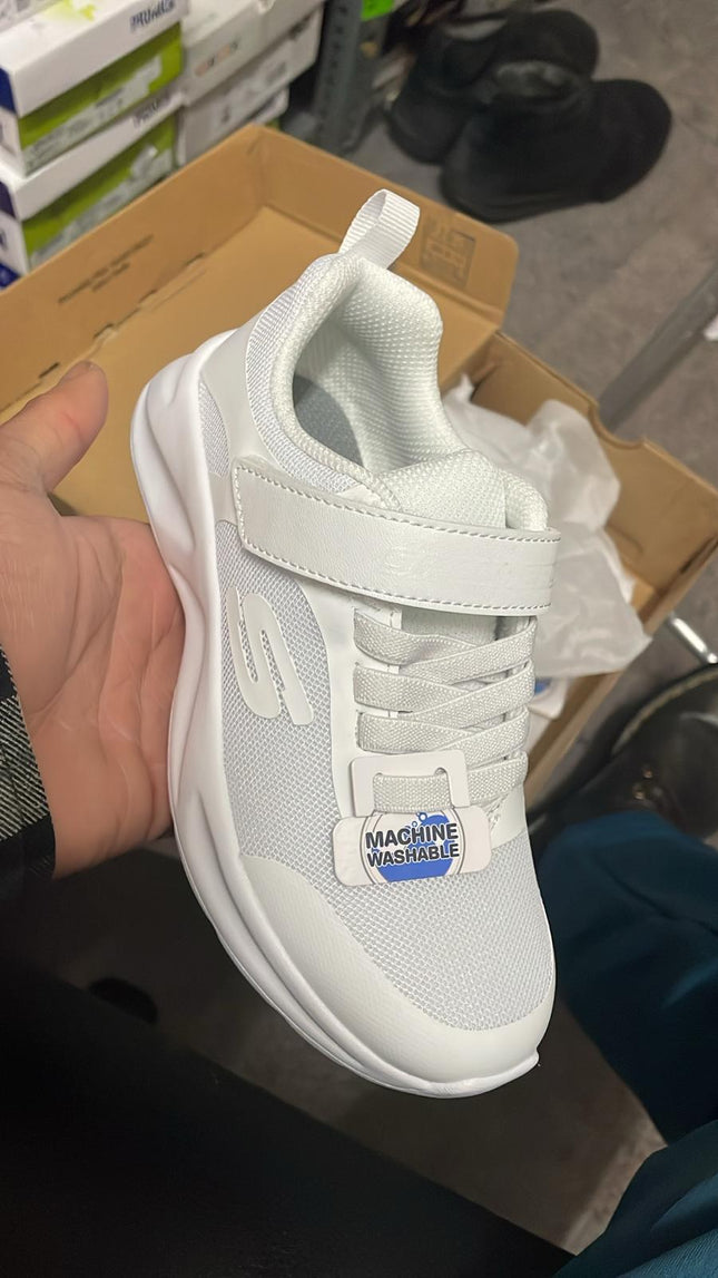 Skechers Dynamatic Lightweight Trainers – White