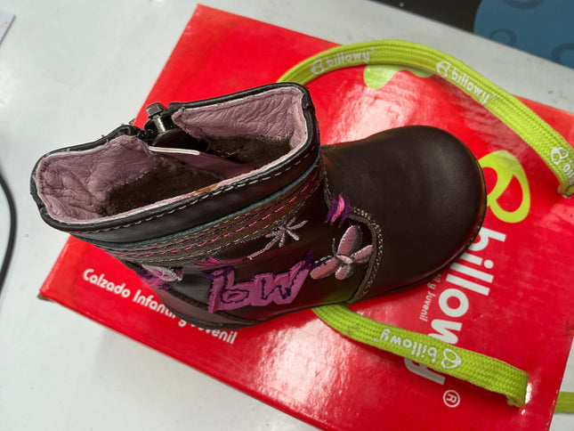 Billowy girls shoes