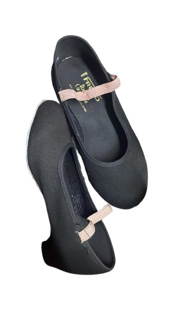 Freed Character Low Shoes – Black