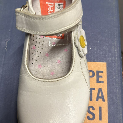 Petasil Brandy Leather Shoes – White