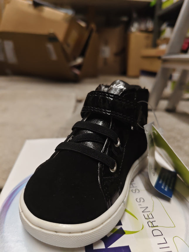 Primigi Girls’ Patent and Suede Shoes – Black