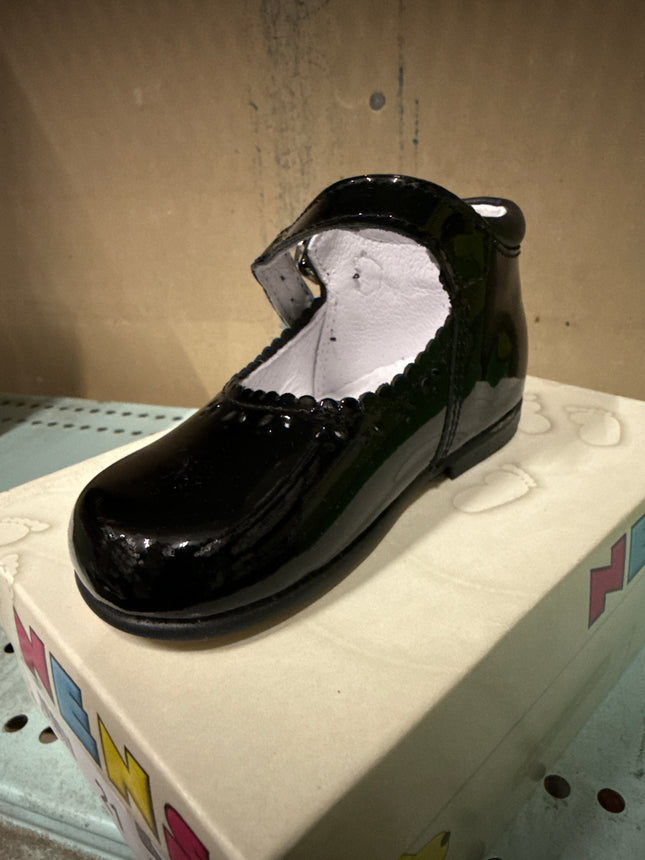 Nens Girls' Batin Perf Charol Patent Leather Kids Shoes -Black