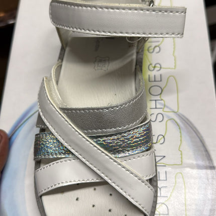 Primigi Women's Leather Bass Sandal - White Silver